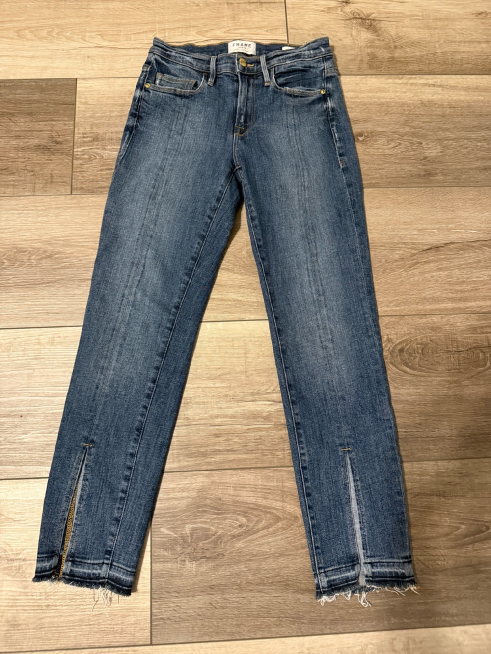 Frame Denim Women's Straight Leg Jeans in Medium Blue with Raw Hem -Le Nouveau